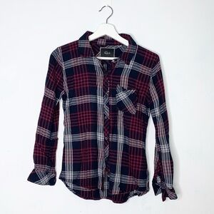 Rails Hunter One Pocket Plaid Shirt in Navy Blue, White, & Red size small